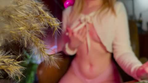 Snapshot of lierie chatting on 13, 2, 2026 its my birthday today so im offline but id be so happy if you felt like sending me a birthday love while im away online show from 13, 2, 2026