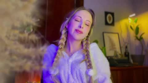 Snapshot of lierie chatting on 17, 2, 2026 its my birthday today so im offline but id be so happy if you felt like sending me a birthday love while im away online show from 17, 2, 2026