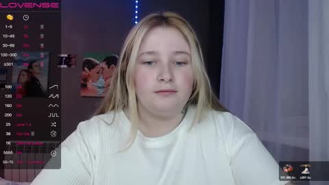 light_lunaa online show from 8, 11, 2025
