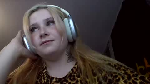 light_lunaa online show from 16, 7, 2026