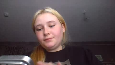 light_lunaa online show from 1, 8, 2026