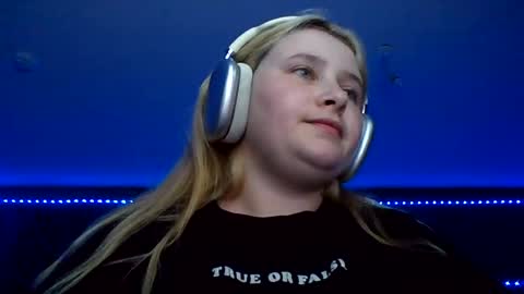light_lunaa online show from 7, 8, 2026