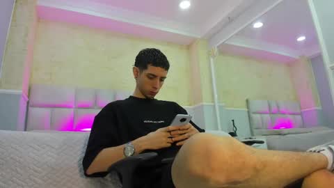 L I I A M online show from 3, 3, 2025