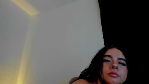 Lily Moore online show from 16, 7, 2026