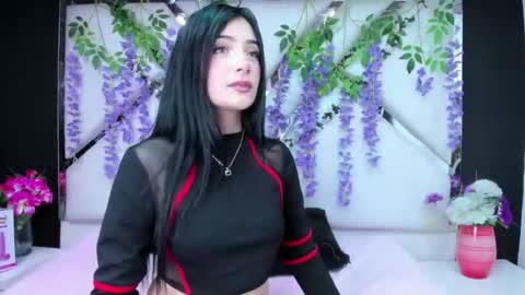 Snapshot of liinzy_rouse chatting on 15, 12, 2025 Brittany online show from 15, 12, 2025