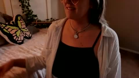 Synthia online show from 5, 7, 2026