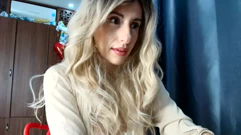 Snapshot of like_firebird chatting on 10, 3, 2025 Mia                   Onlyfans link -  online show from 10, 3, 2025