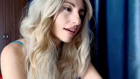 Snapshot of like_firebird chatting on 10, 9, 2025 Mia                   Onlyfans link -  online show from 10, 9, 2025