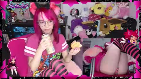 Snapshot of likemyashe chatting on 26, 11, 2025 LikeMyAshe online show from 26, 11, 2025