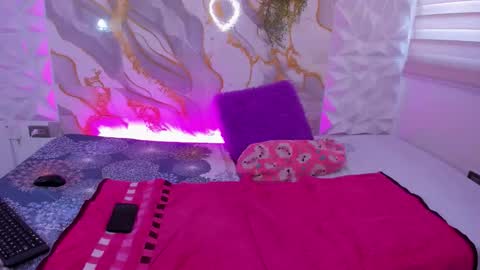 Snapshot of lil_daphneandstuart chatting on 13, 2, 2026 daphne and stuart online show from 13, 2, 2026