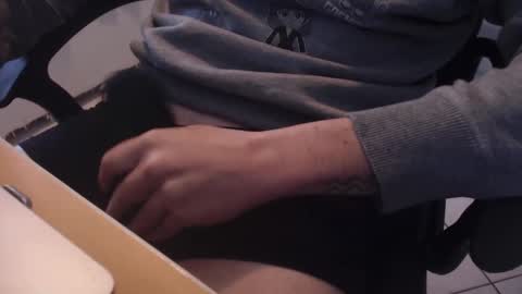 Snapshot of lil_j_ chatting on 6, 10, 2025 lil_j_ online show from 6, 10, 2025