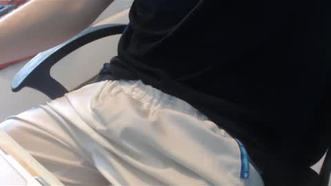 Snapshot of lil_j_ chatting on 9, 4, 2026 lil_j_ online show from 9, 4, 2026