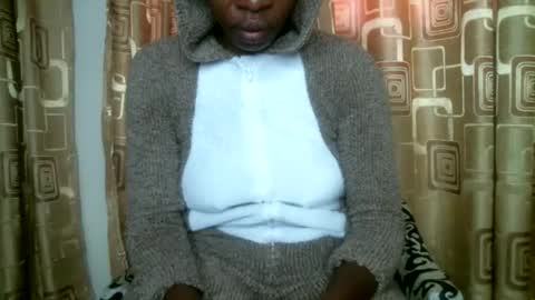 Snapshot of lil_paula chatting on 19, 4, 2026 serenity online show from 19, 4, 2026