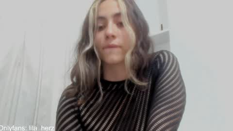 Snapshot of lila_herz chatting on 9, 12, 2024 Ren online show from 9, 12, 2024