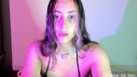 Snapshot of lila_herz chatting on 12, 3, 2025 Ren online show from 12, 3, 2025