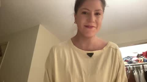 lilbi85_ online show from 28, 1, 2025