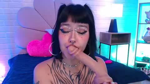 lilcandy19 online show from 23, 7, 2026