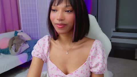 evie online show from 12, 3, 2025