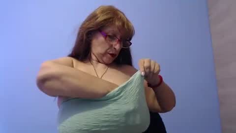 Snapshot of lilhy_mcfly chatting on 21, 9, 2025 lilieth online show from 21, 9, 2025