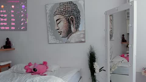 Lilith Nickol online show from 12, 11, 2025