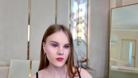lili_lohan online show from 25, 5, 2026