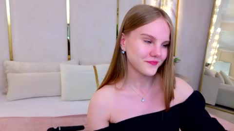 lili_lohan online show from 10, 6, 2026