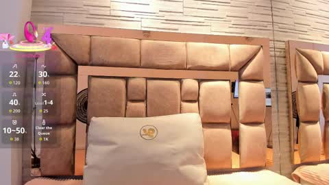 LILIAN  online show from 24, 9, 2025