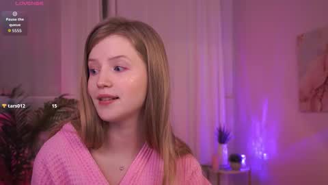 Snapshot of lilianhoward chatting on 14, 12, 2025 Lilian online show from 14, 12, 2025