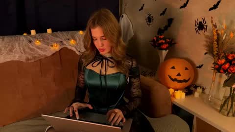 LilianLees online show from 27, 10, 2025