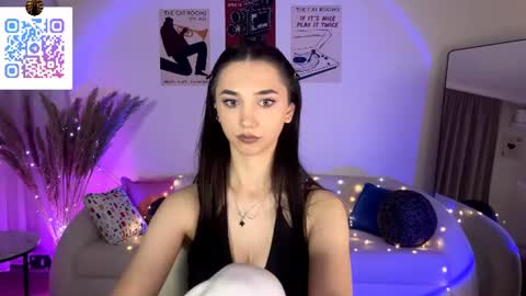 Lina online show from 7, 7, 2026