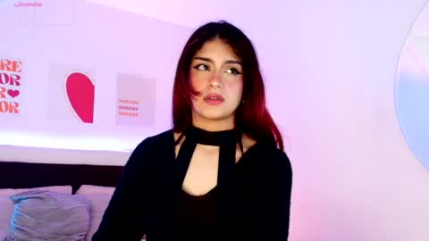 Lilith Savett online show from 4, 5, 2026