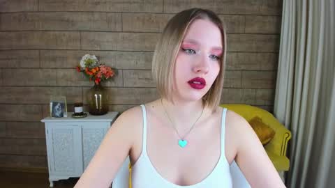 LiliLinn online show from 12, 2, 2025