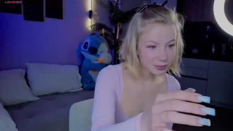 Snapshot of lililok101 chatting on 30, 6, 2026 lililok101 online show from 30, 6, 2026