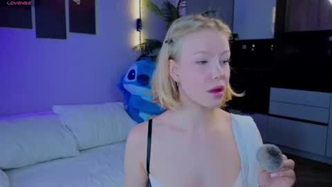Snapshot of lililok101 chatting on 17, 7, 2026 lililok101 online show from 17, 7, 2026