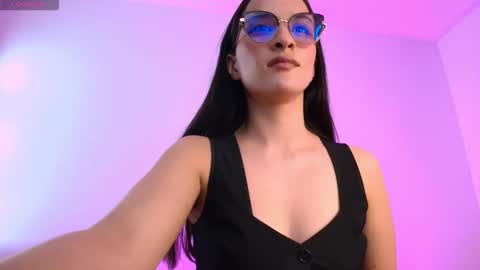 Snapshot of lilith01_ chatting on 5, 1, 2026 Leidy online show from 5, 1, 2026