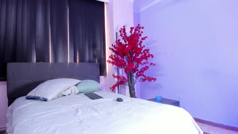 Snapshot of lilith_and_marcusblain chatting on 26, 2, 2025 Lili  Marcus online show from 26, 2, 2025