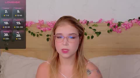Snapshot of lilith_bonheur chatting on 27, 10, 2025 Lilith Bonheur online show from 27, 10, 2025