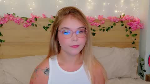 Snapshot of lilith_bonheur chatting on 7, 11, 2025 Lilith Bonheur online show from 7, 11, 2025