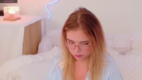 Snapshot of lilith_bonheur chatting on 2, 12, 2025 Lilith Bonheur online show from 2, 12, 2025