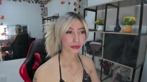 lilith cooper20 online show from 2, 10, 2025