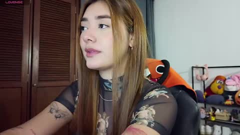 Snapshot of lilith_cruzz chatting on 21, 10, 2025 Lilith online show from 21, 10, 2025