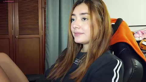 Snapshot of lilith_cruzz chatting on 23, 10, 2025 Lilith online show from 23, 10, 2025