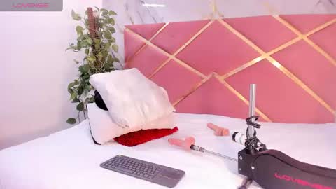 Snapshot of lilith_kramston chatting on 5, 8, 2026 Lilith online show from 5, 8, 2026