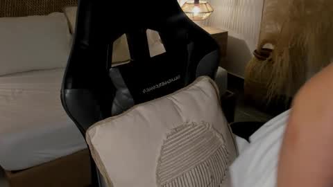 L I L I  online show from 19, 2, 2026