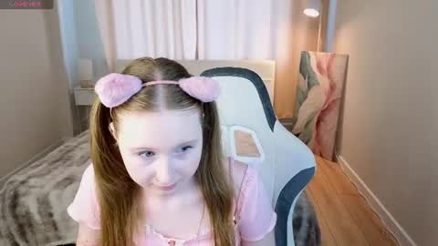 Snapshot of lilitiny chatting on 25, 6, 2026 Lili Tiny GMT2 3-10AM MonTueWedThuSat online show from 25, 6, 2026