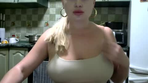 Snapshot of liliya133244 chatting on 8, 7, 2026 liliya133244 online show from 8, 7, 2026