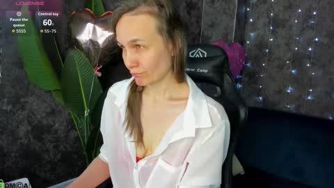 lillian_white1 online show from 16, 2, 2026