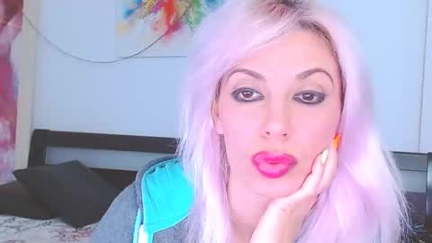 Lara online show from 2, 3, 2025