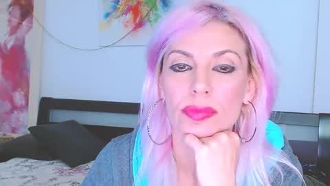 Lara online show from 4, 3, 2025