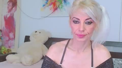Snapshot of lillianasara chatting on 10, 5, 2026 Lara online show from 10, 5, 2026